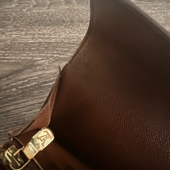 Louis Vuitton Wallet - Picture 5 of 9